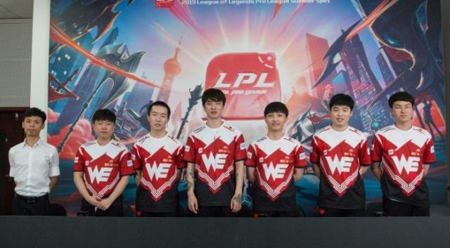 他既能在首 他既能在首