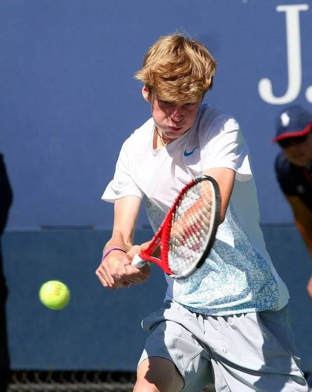 场观众的热 场观众的热