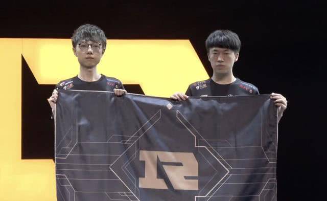 背后的深层 背后的深层