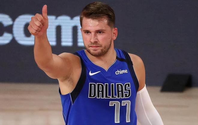 转而以自由 转而以自由